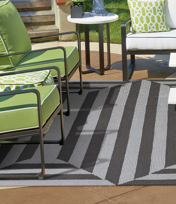 6' x 9'  UV treated Polypropylene Charcoal Area Rug