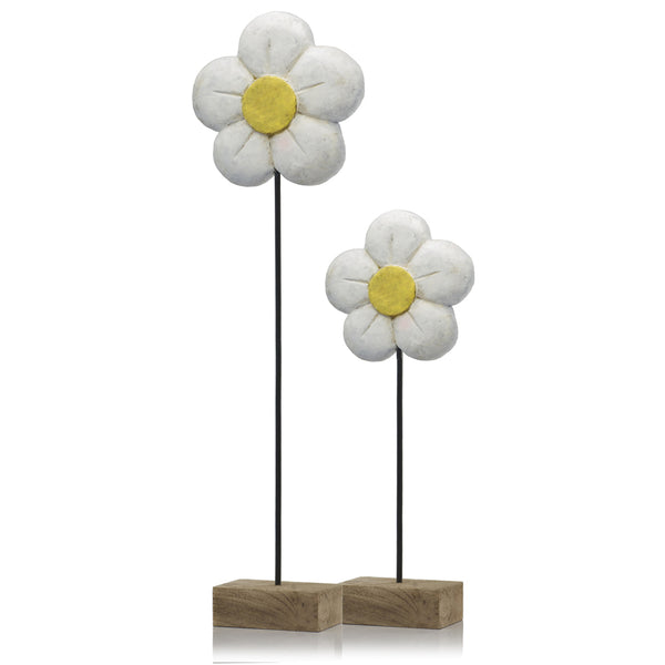 4' x 8' x 21' Natural and Black White Small Daisy on Stand