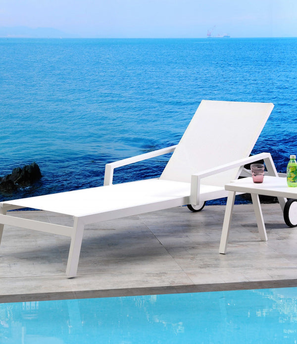 Set of 2 White Modern Aluminum Chaise Lounges