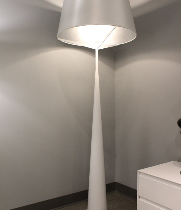 24 X 24 X 67 White Carbon Floor Lamp