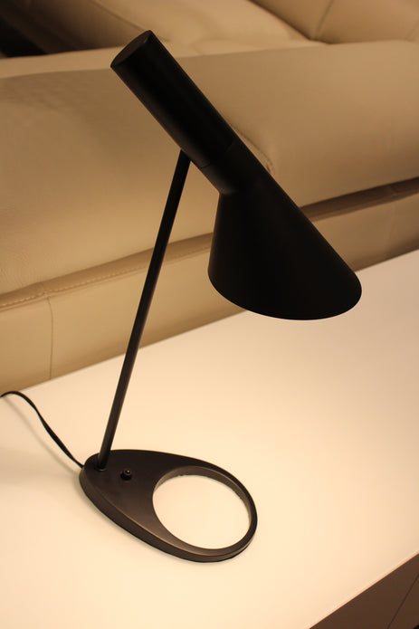 14 X 22 Black Metal Table Lamp