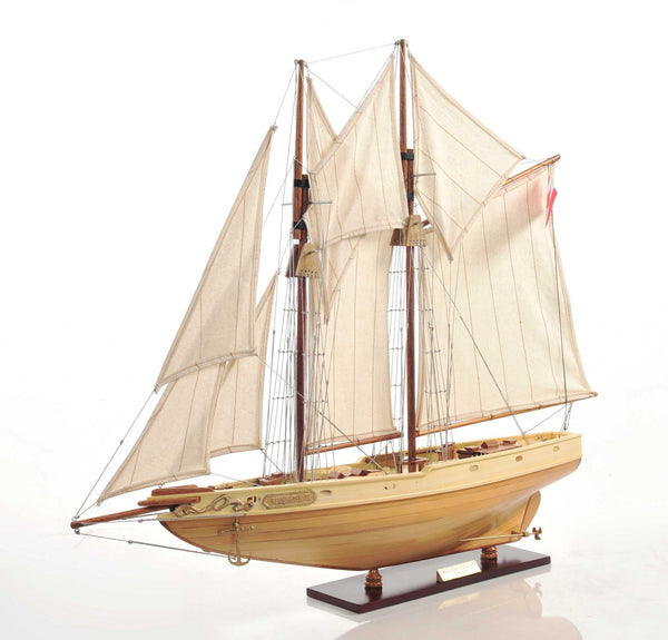 Bluenose Model in Light Brwon Finish