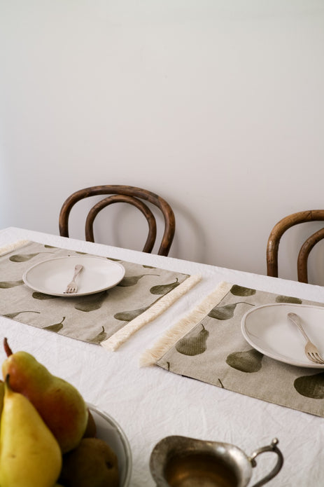 Set of Four Green Pear Pattern Placemats and Four Matching Napkins