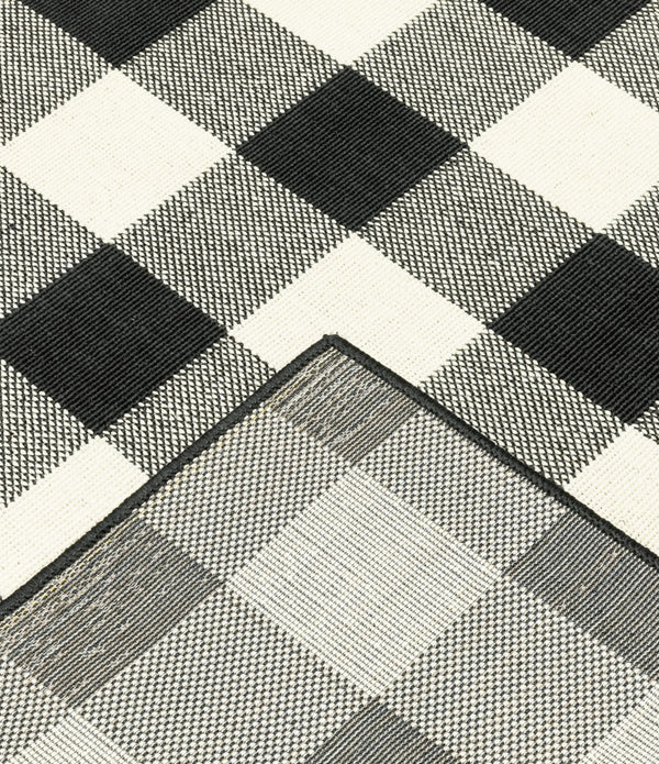 2’x8’ Black and Ivory Gingham Indoor Outdoor Runner Rug