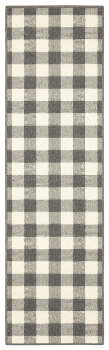 2’x8’ Gray and Ivory Gingham Indoor Outdoor Runner Rug