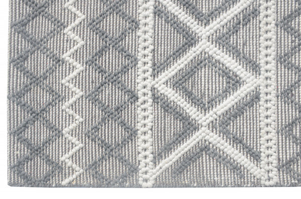 5" x 7" Gray Ivory Diamonds Boho Chic Area Rug